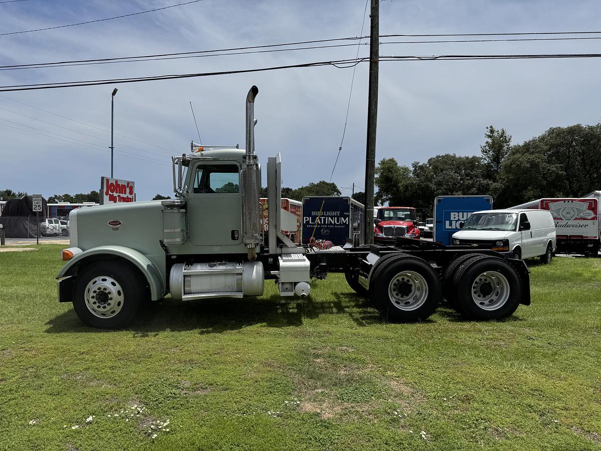 Used 2005 Peterbilt 378