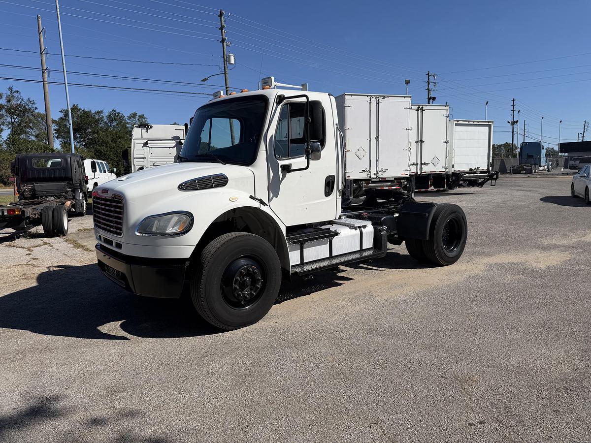 Used 2015 Freightliner M2 106