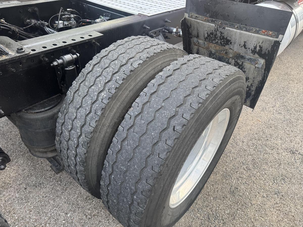 Used 2013 VOLVO VNL 64T