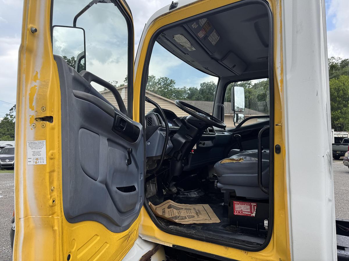 Used 2005 HINO 268