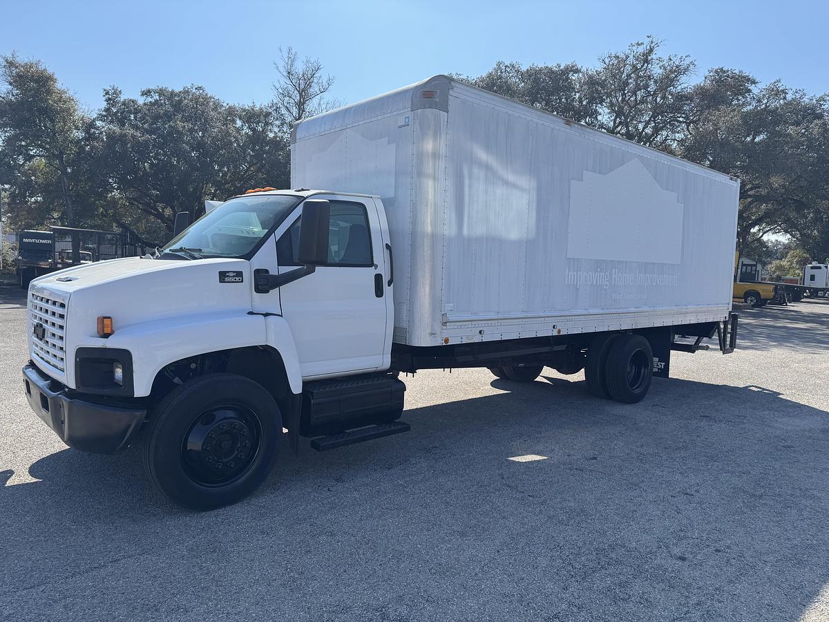 Used 2005 CHEVROLET C6500