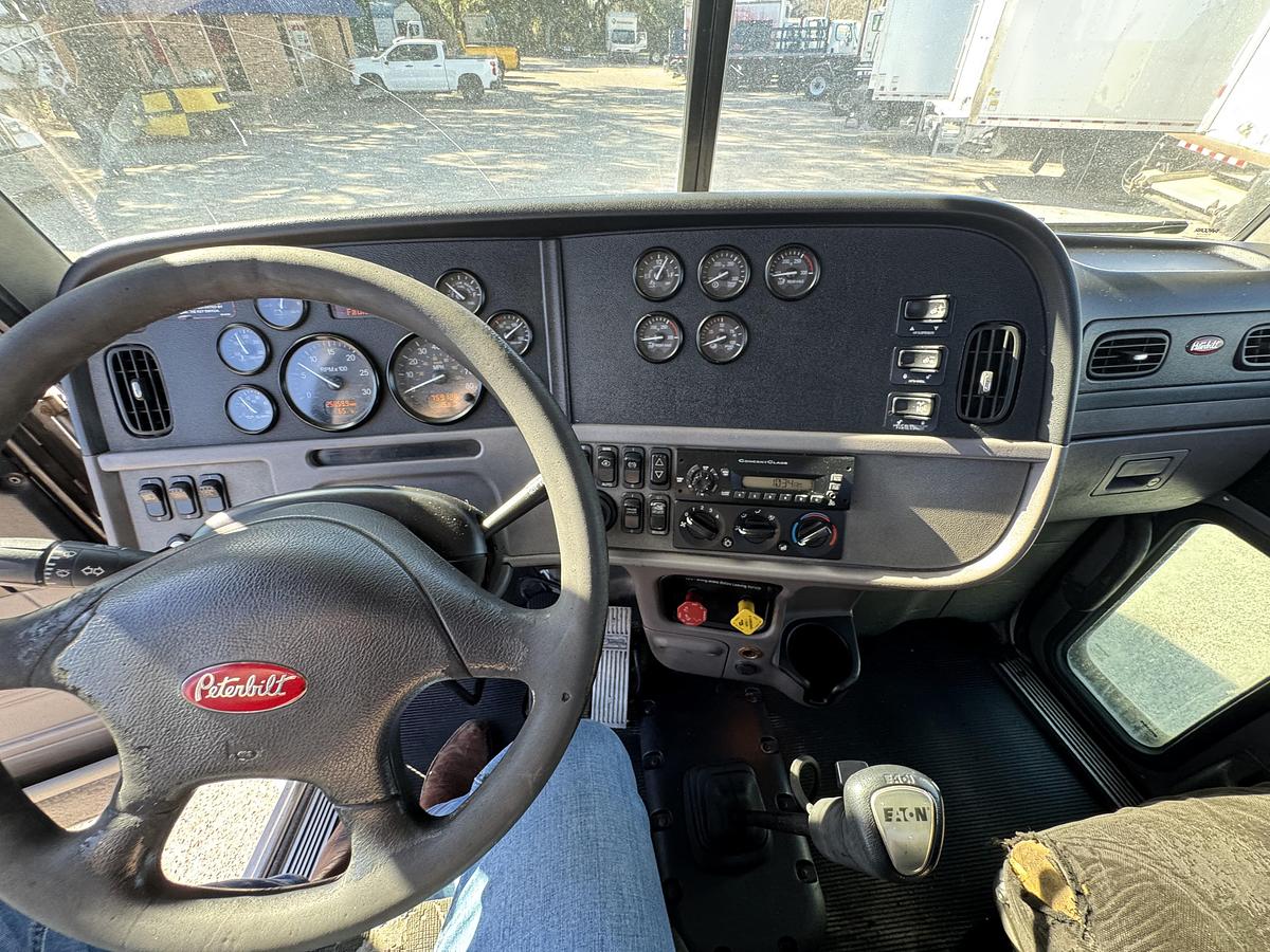 Used 2012 PETERBILT 386