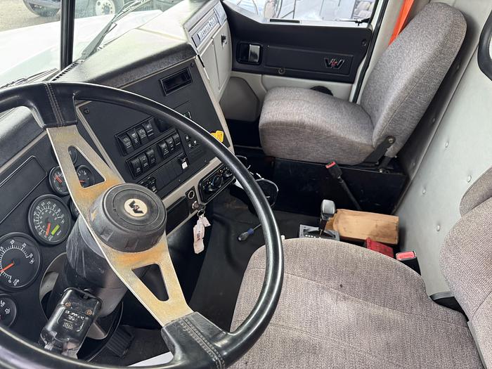Used 2016 WESTERN STAR 4700 SF