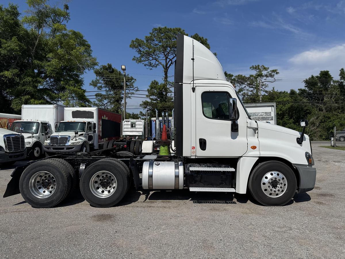 Used 2019 Freightliner® CASCADIA