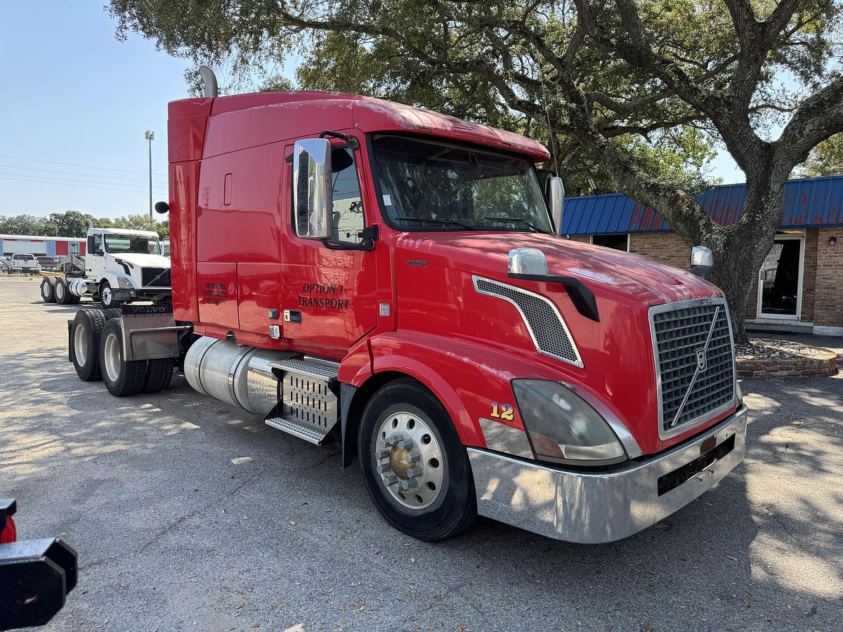Used 2013 VOLVO VNL 64T
