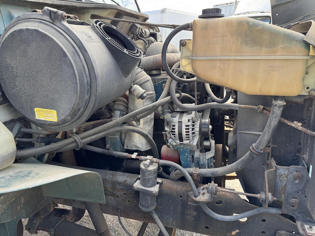 Used 2000 INTERNATIONAL 4900