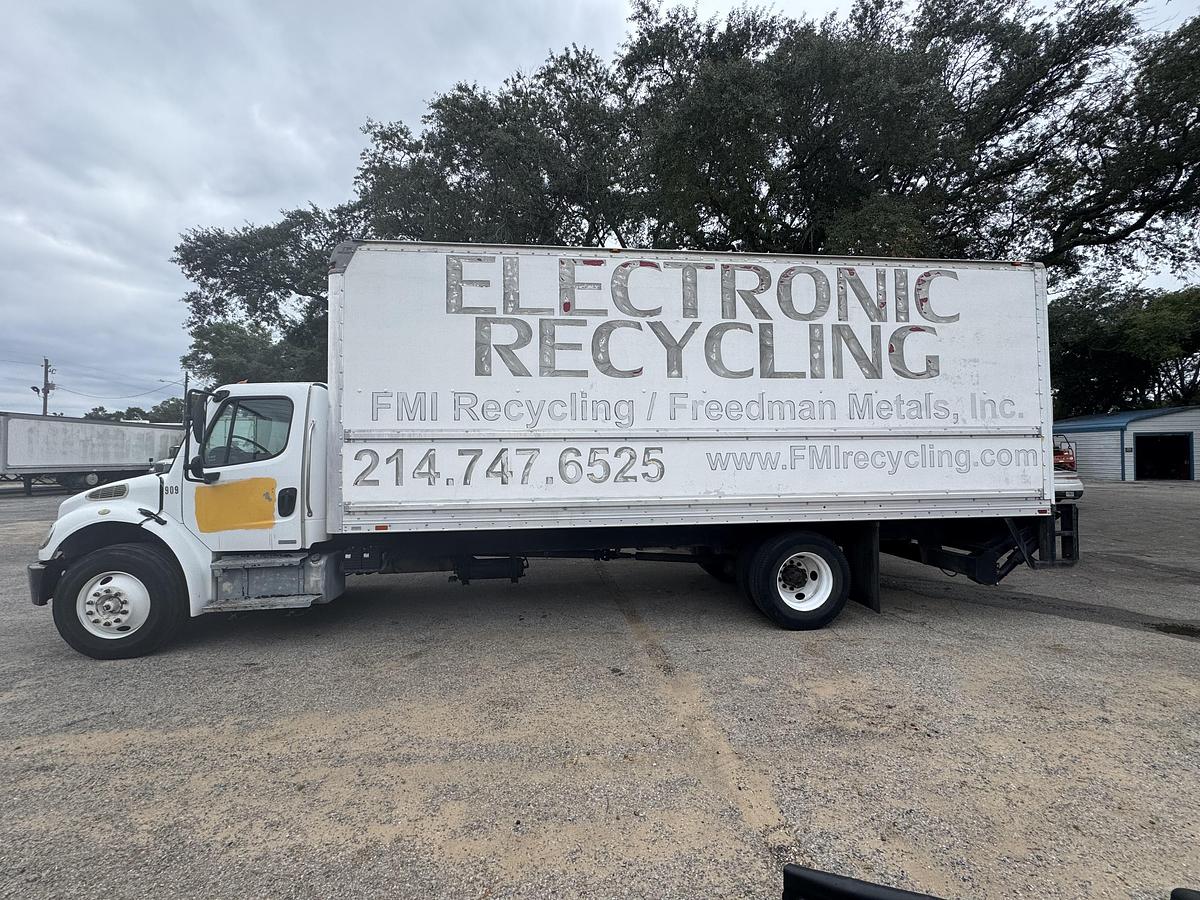 Used 2006 Freightliner® M2 106