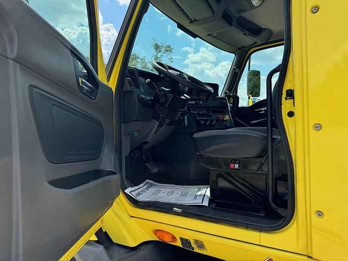 Used 2018 International® RH™ Series Day Cab