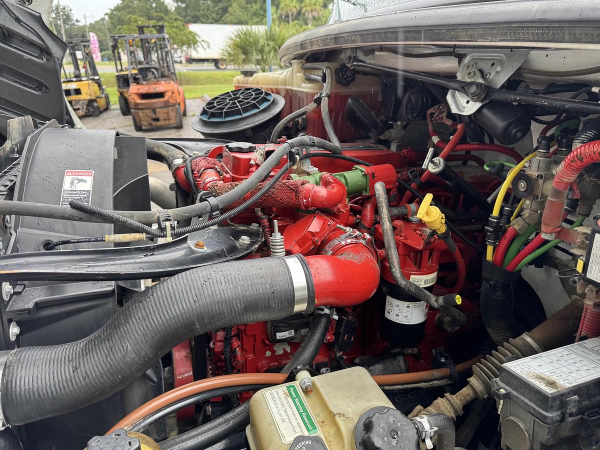 Used 2015 Freightliner® M2 106