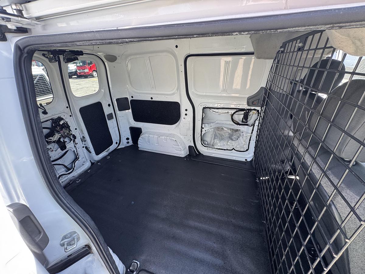 Used 2015 NISSAN NV200 SV