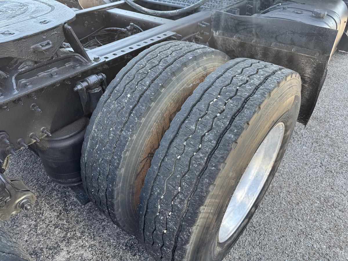 Used 2012 VOLVO VNM 64T