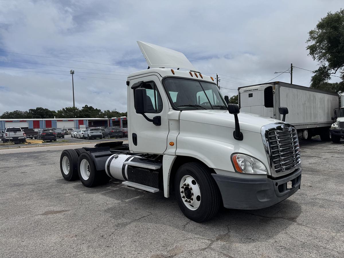 Used 2016 Freightliner® CASCADIA