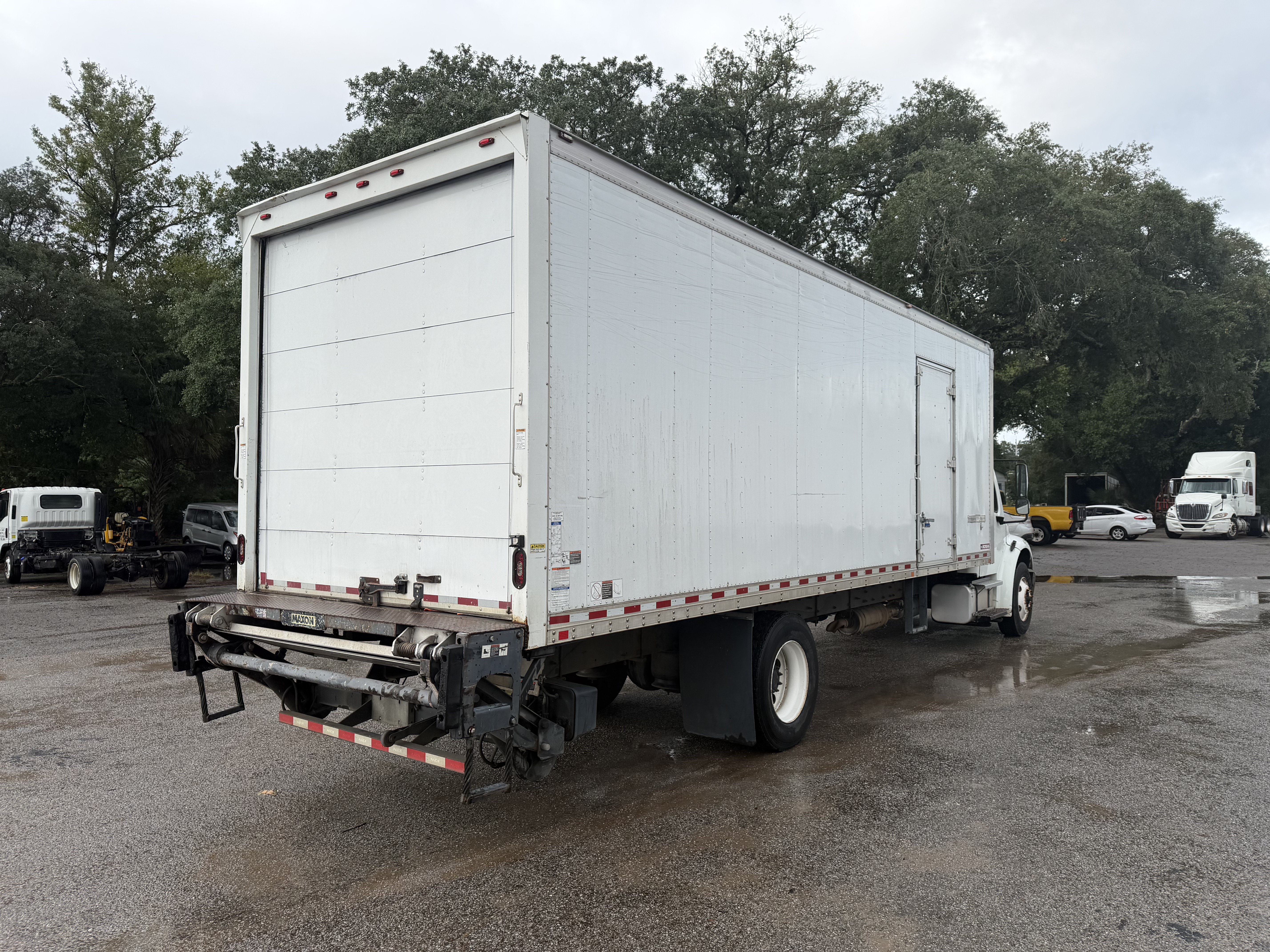 Used 2017 Freightliner M2 106