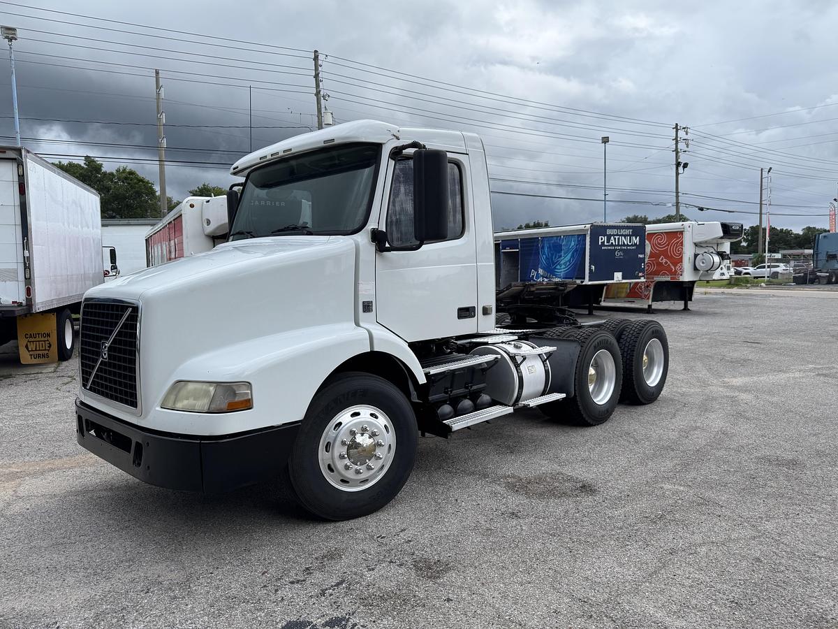 Used 2010 VOLVO VNM64T