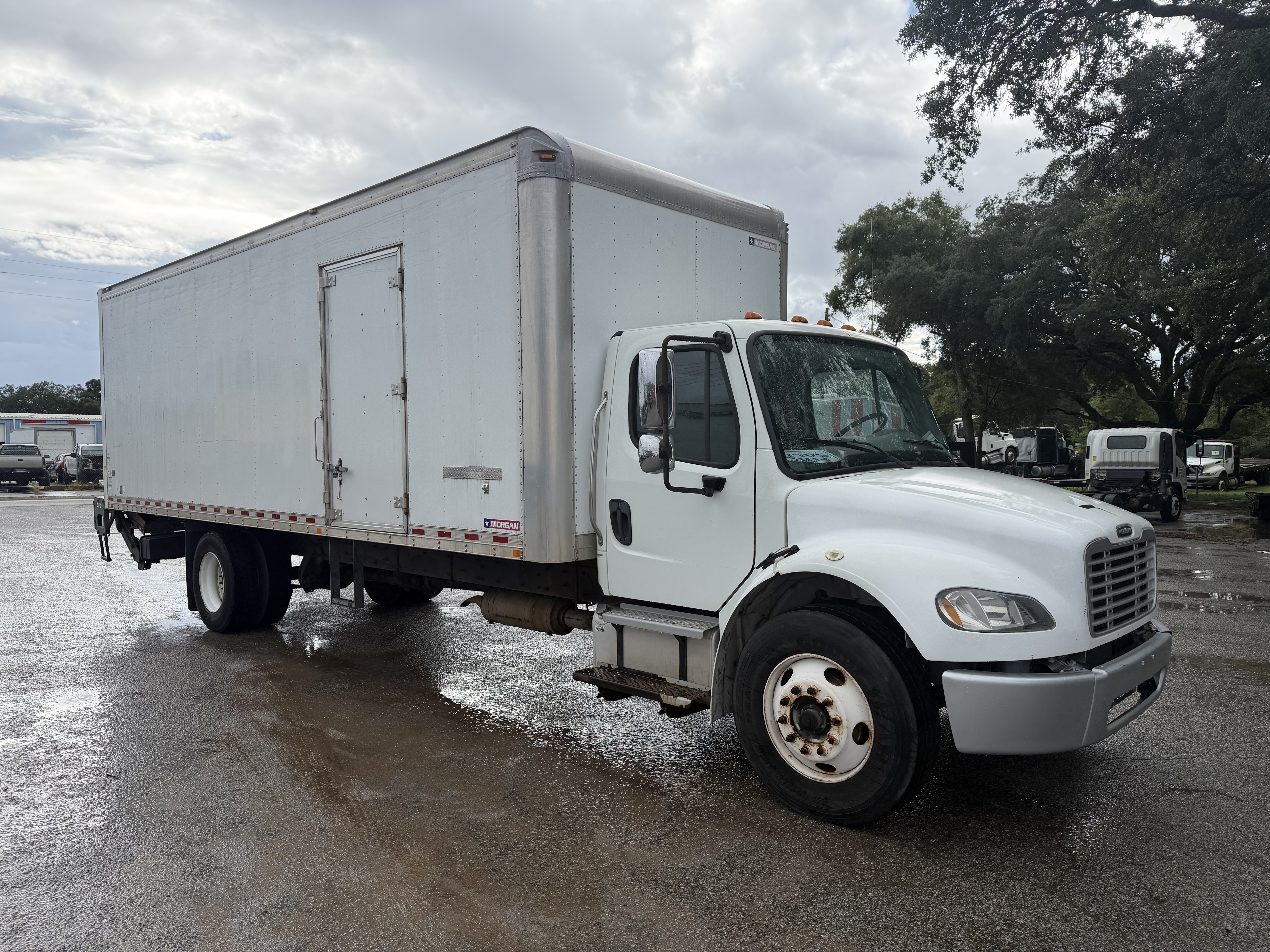 Used 2017 Freightliner M2 106
