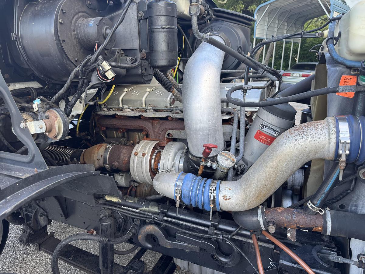 Used 2004 STERLING A9500