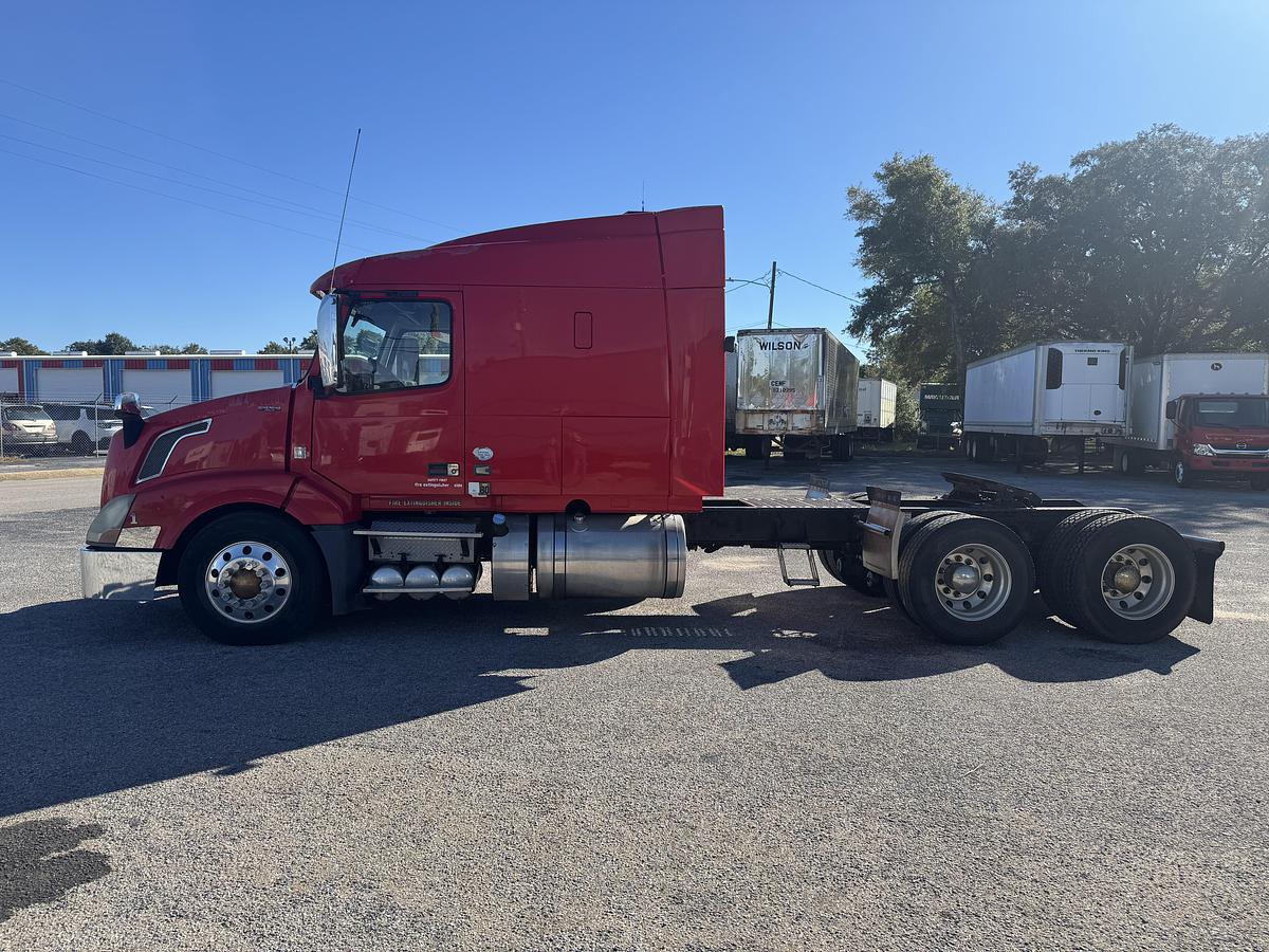 Used 2013 VOLVO VNL 64T