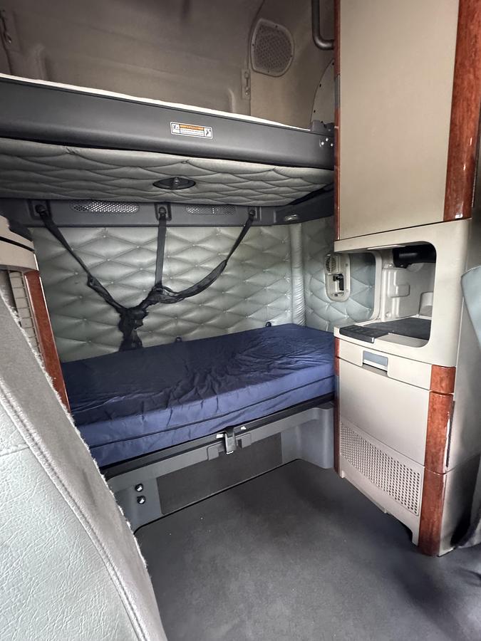 Used 2017 Freightliner® CASCADIA