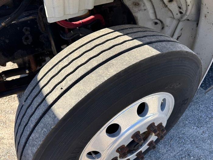 Used 2007 FREIGHTLINER M2 106