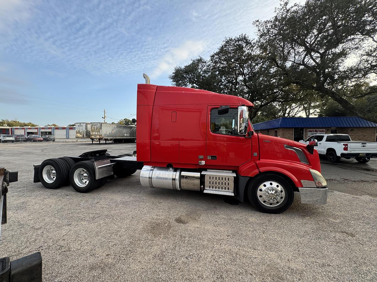 Used 2013 VOLVO VNL 64T