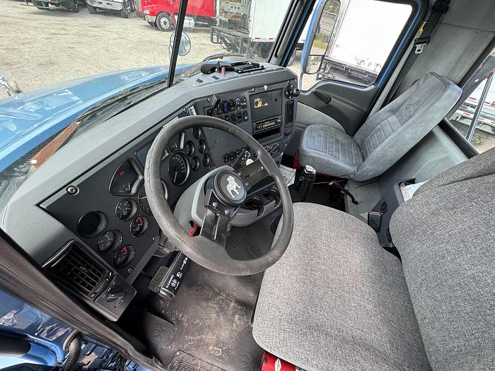 Used 2014 MACK CXU613