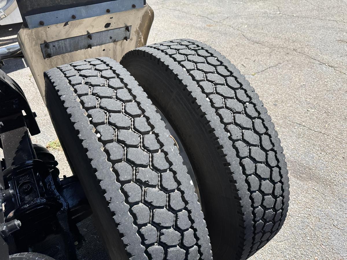 Used 2006 Peterbilt 385