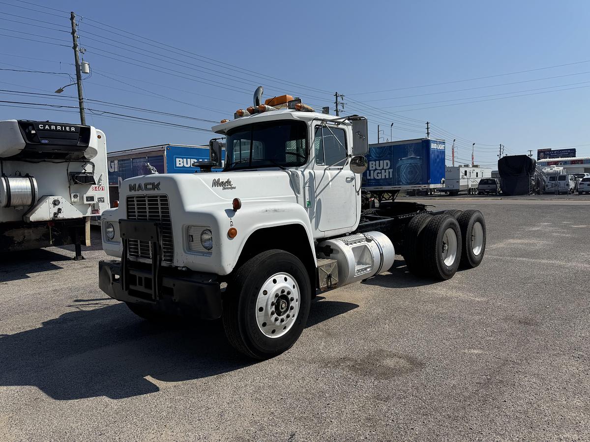 Used 1990 MACK RD 688S