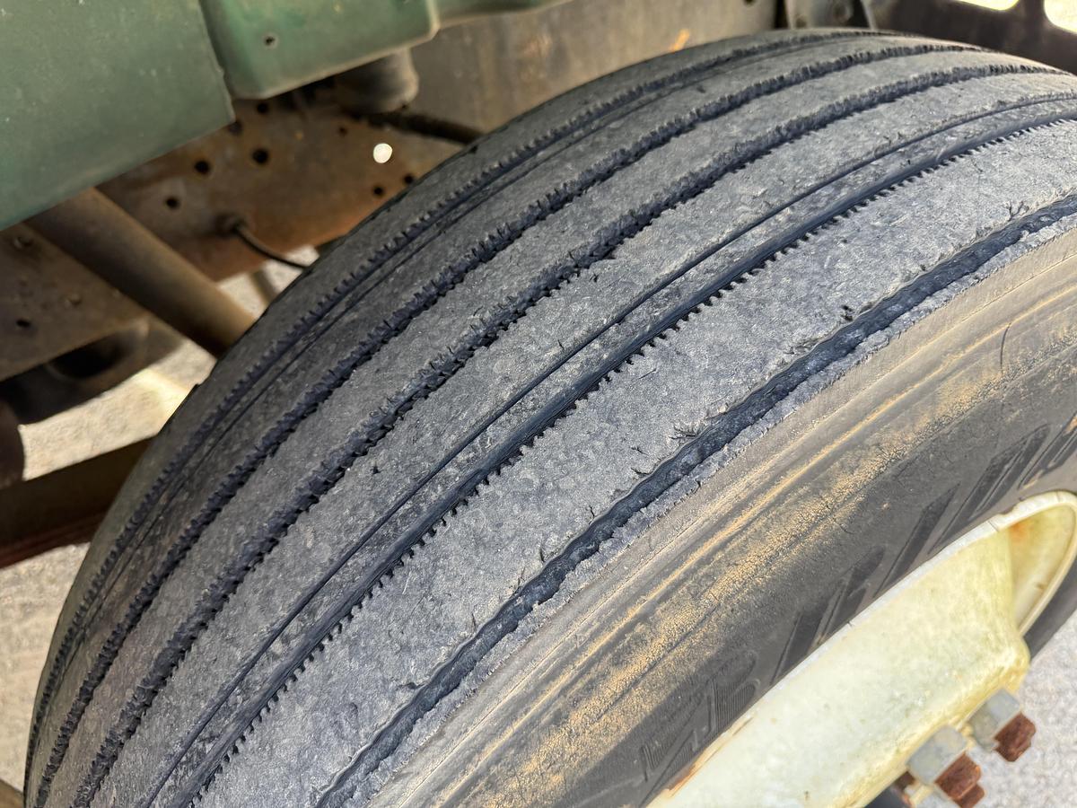 Used 2000 INTERNATIONAL 4900