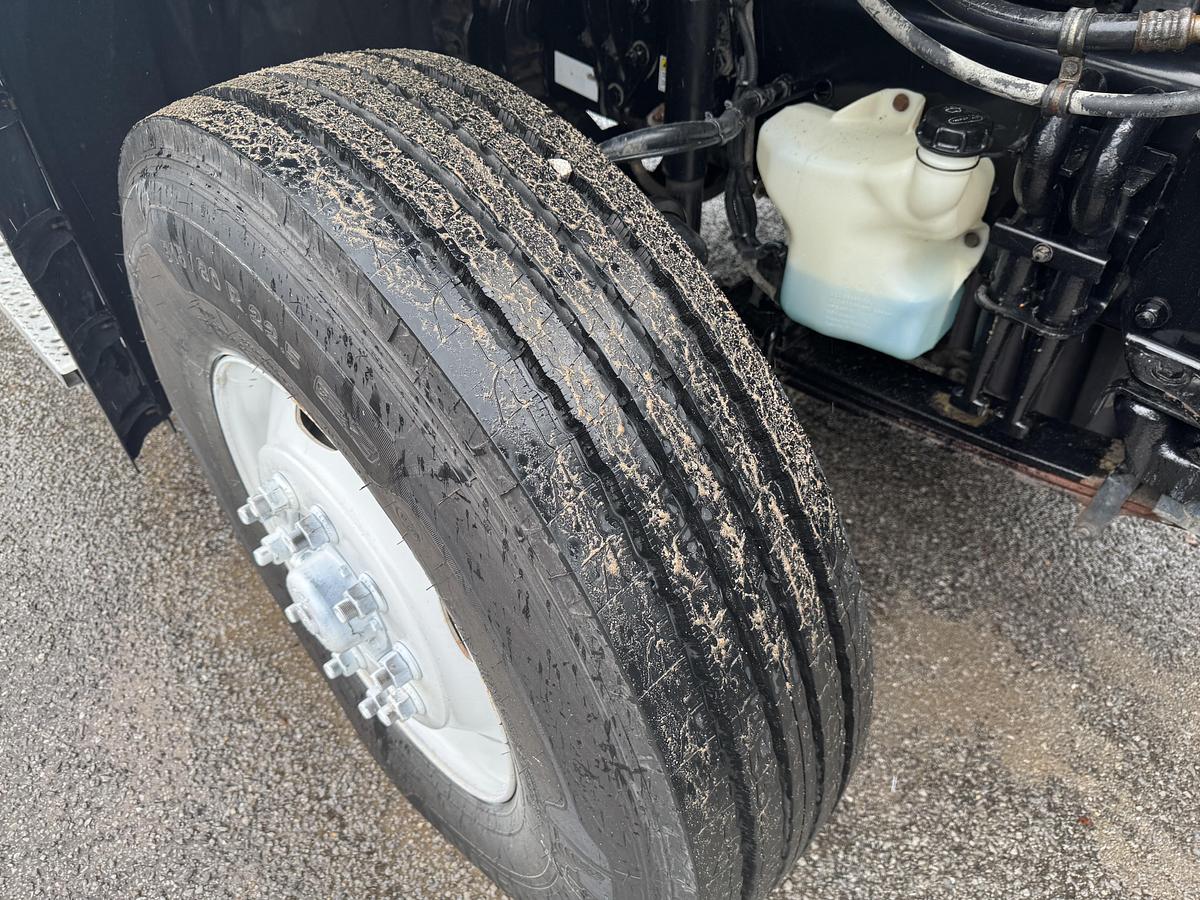 Used 2014 Freightliner® 114SD