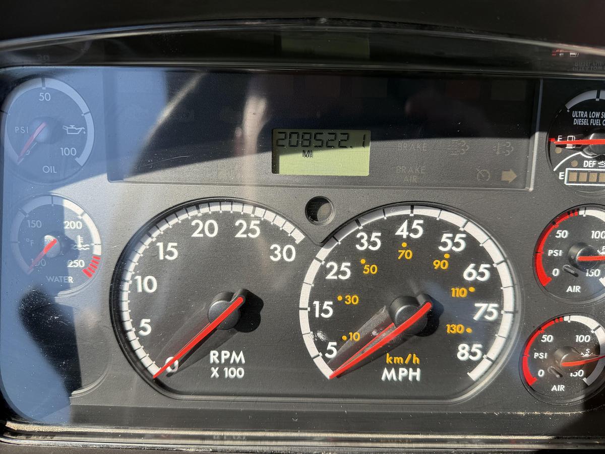 Used 2015 Freightliner M2 106