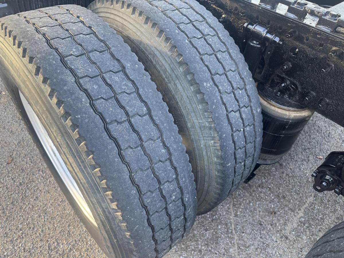 Used 2005 VOLVO VNL 780