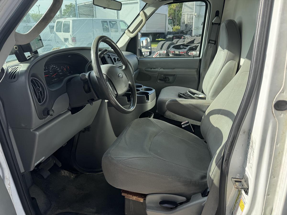 Used 2006 FORD ECONOLINE VAN E-150