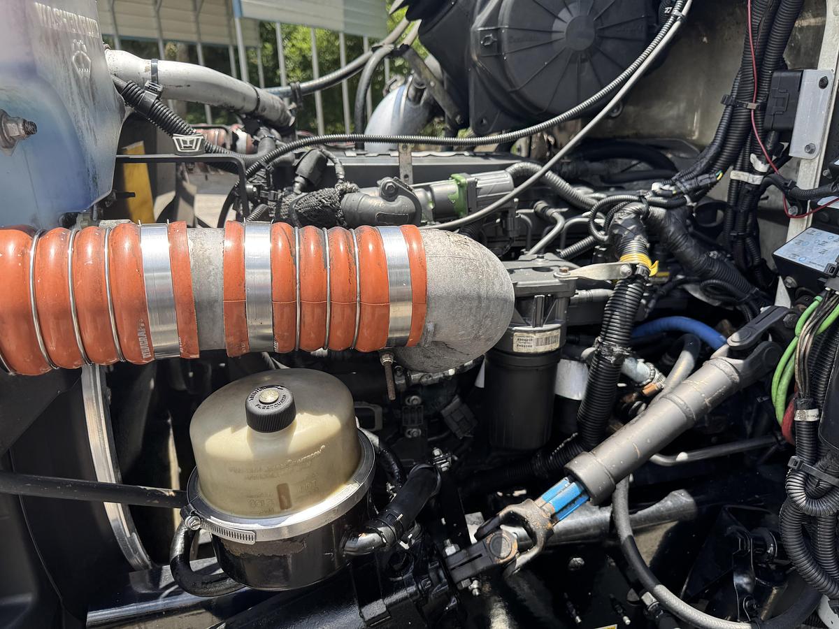 Used 2015 Peterbilt 337