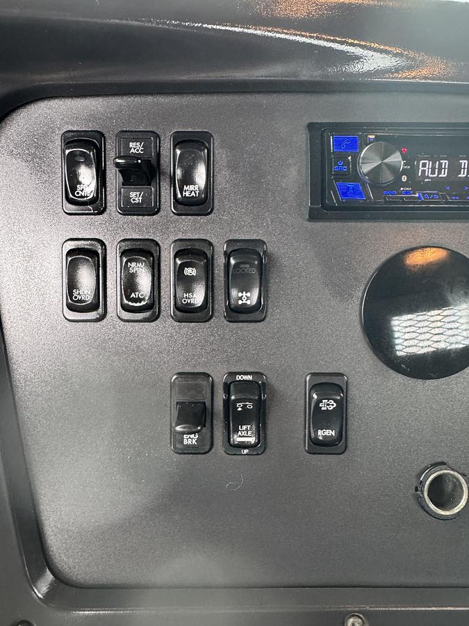 Used 2014 Freightliner® 114SD