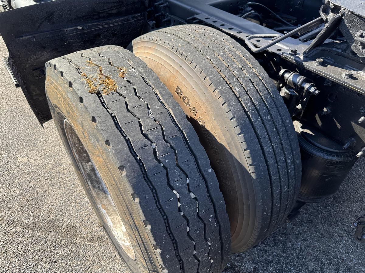 Used 2012 VOLVO VNM 64T