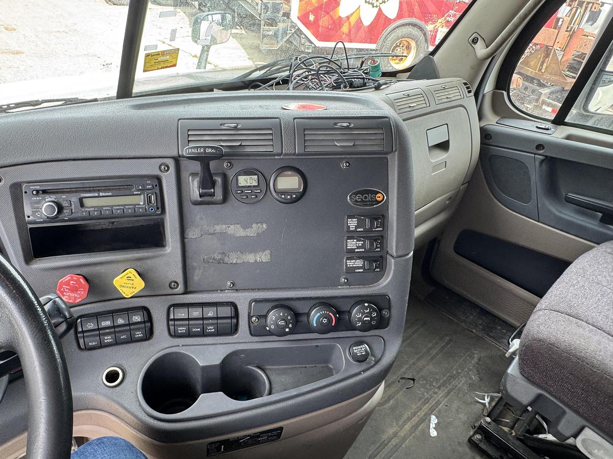 Used 2016 Freightliner® CASCADIA