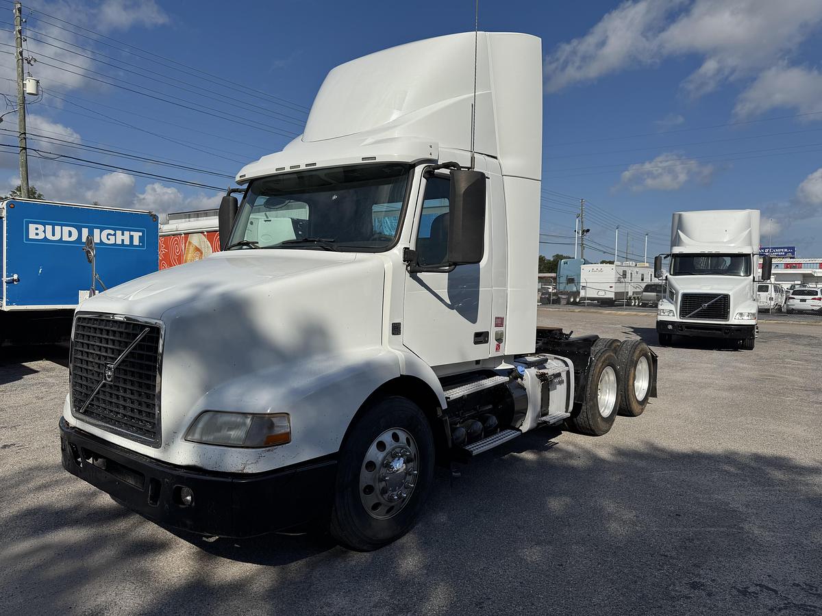 Used 2013 VOLVO VNM 64T