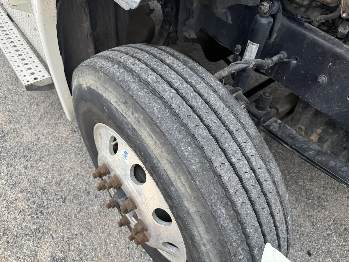 Used 2016 Freightliner® CASCADIA