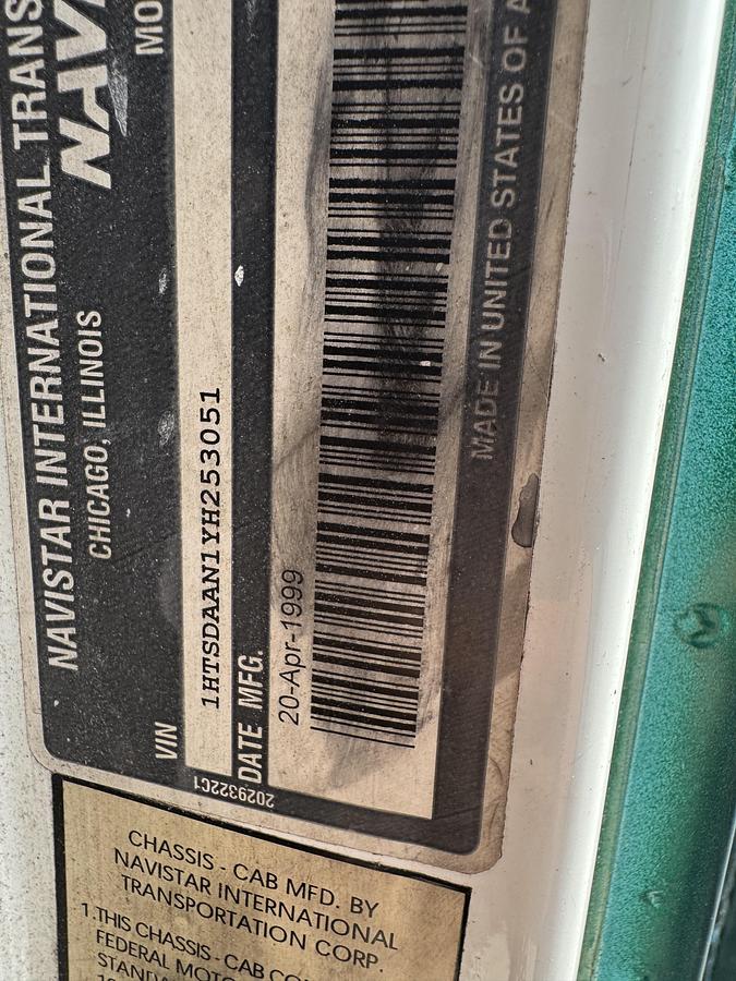 Used 2000 INTERNATIONAL 4900