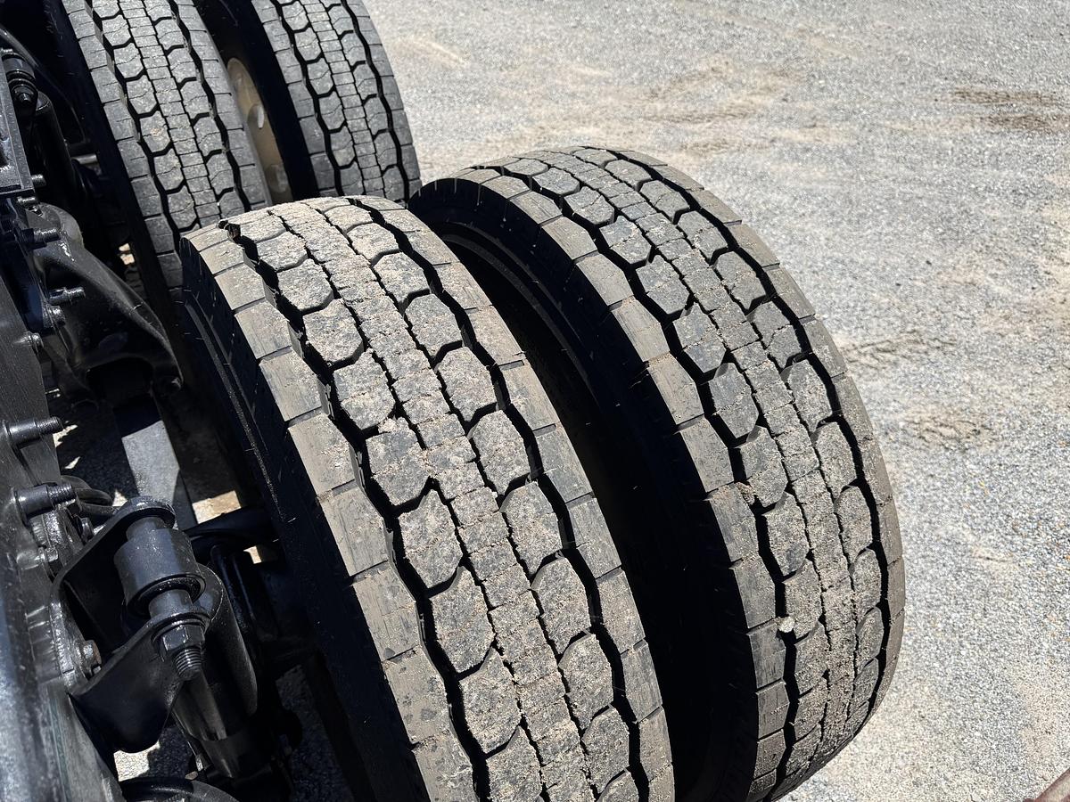 Used 2006 Freightliner® CLASSIC XL