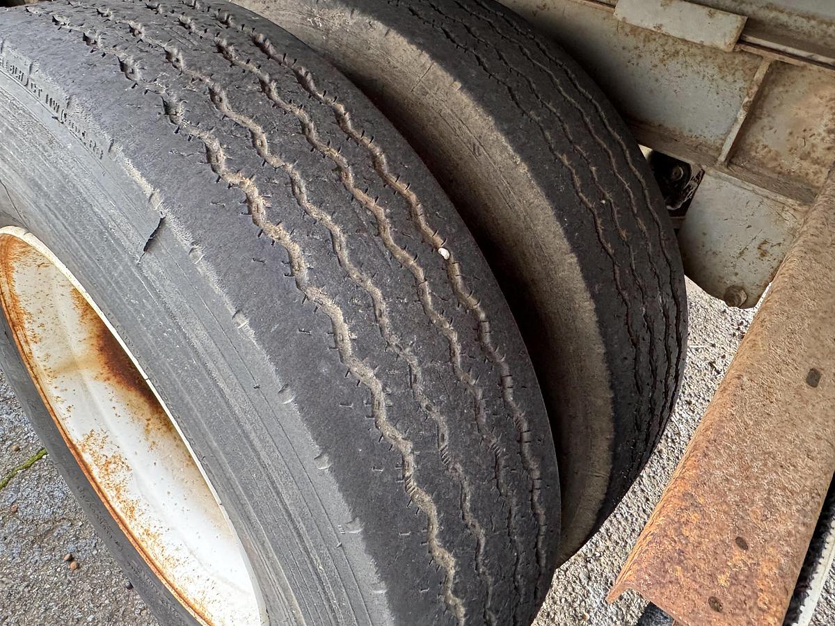 Used 1992 FRUEHAUF DRY VAN TRAILER