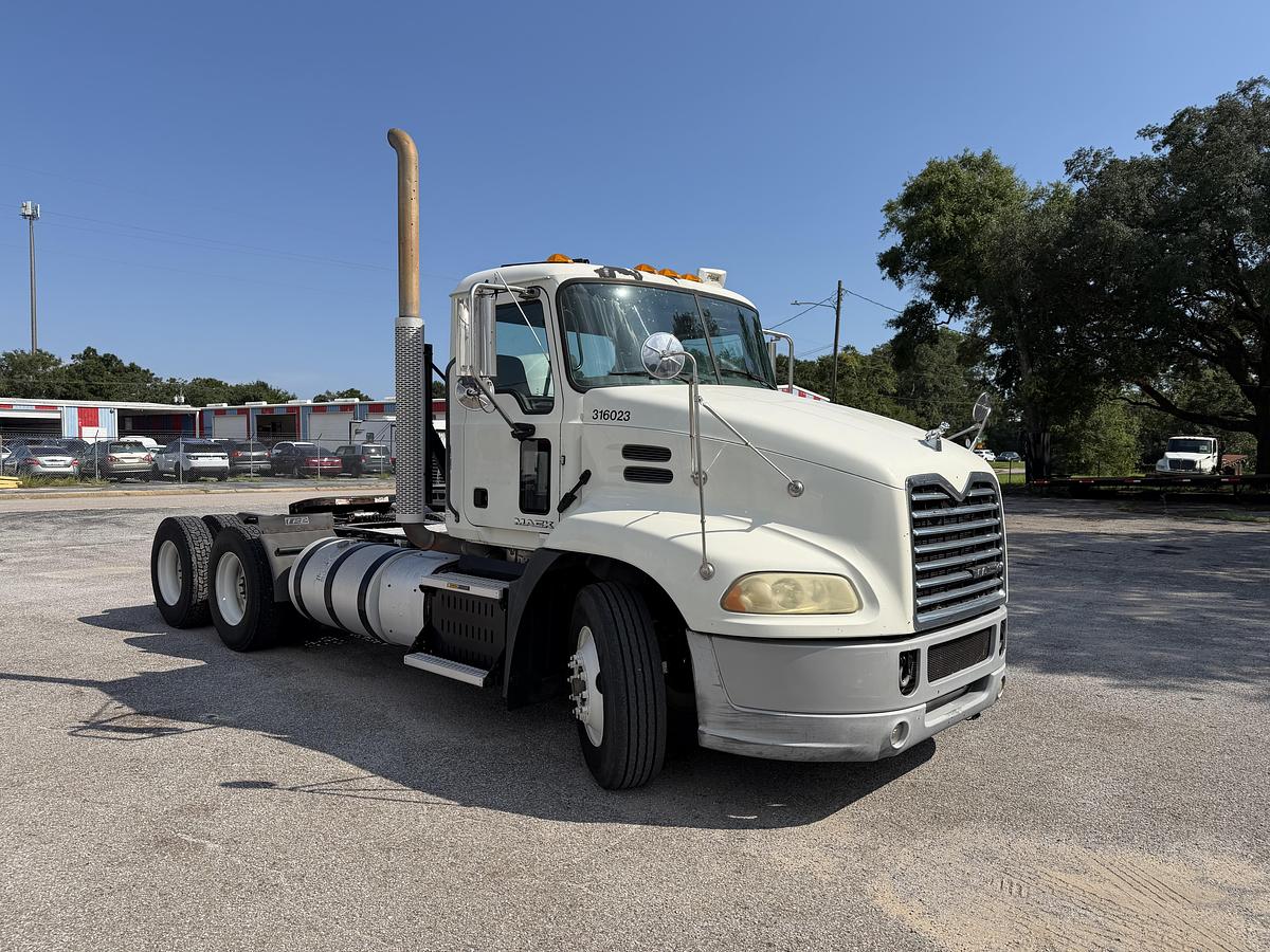 Used 2016 MACK CXU 613