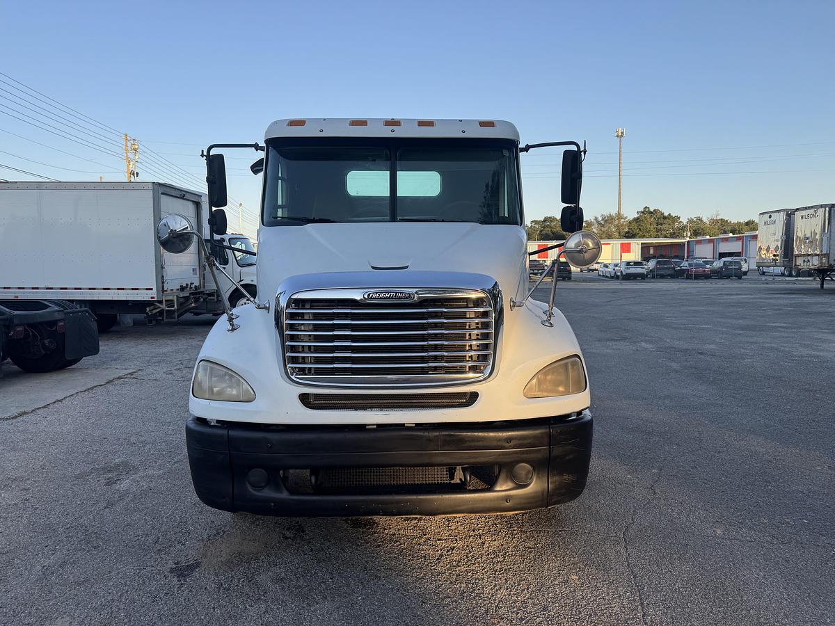 Used 2005 Freightliner® COLUMBIA