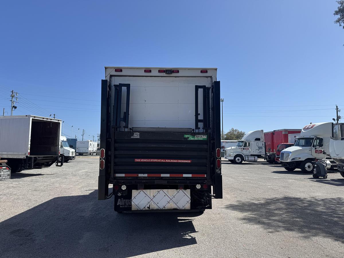 Used 2009 Freightliner® M2 106