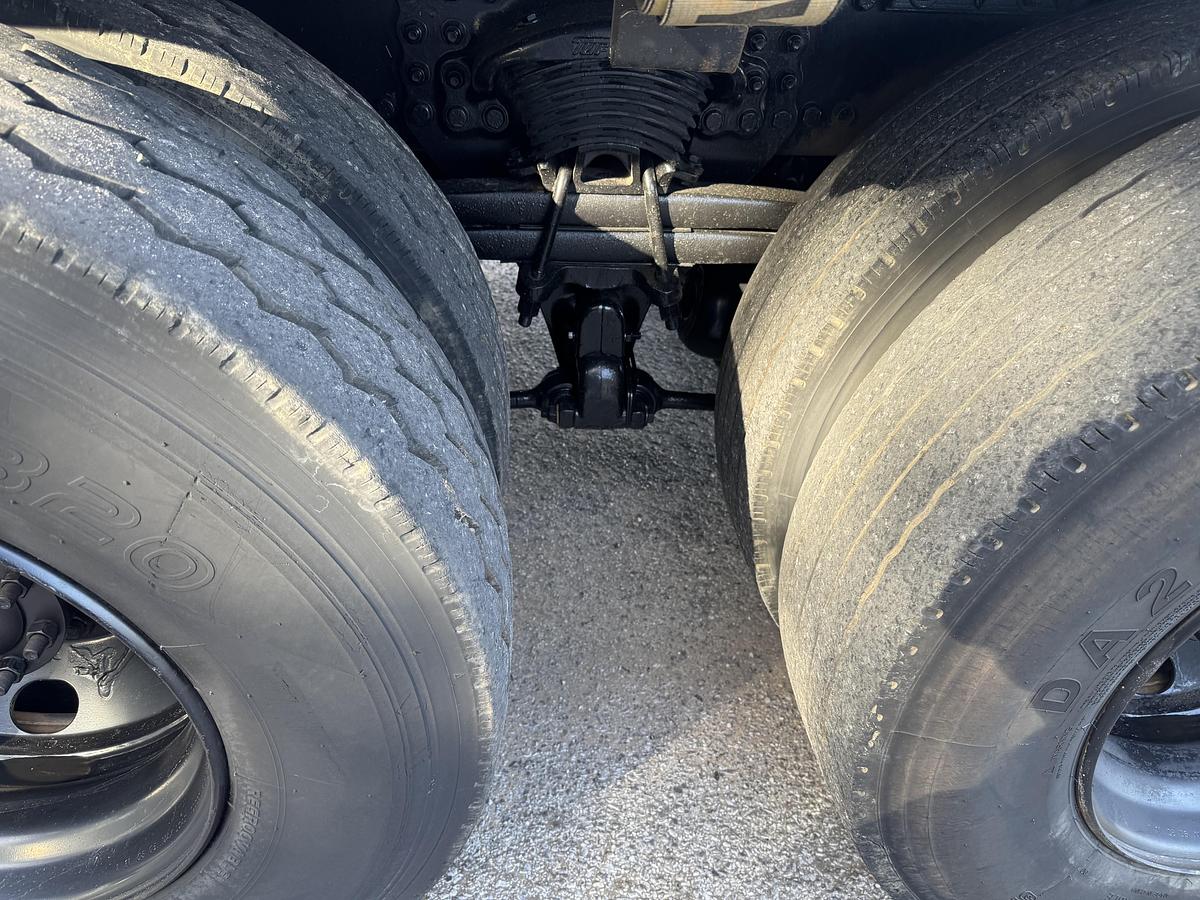 Used 2006 STERLING LT9513