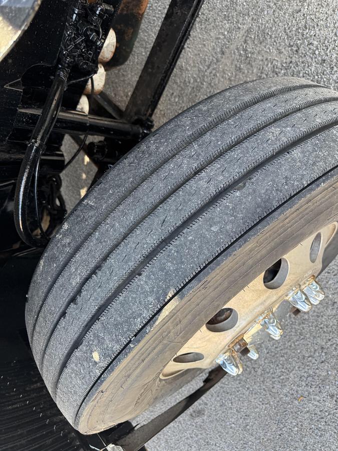 Used 2013 VOLVO VNM 64T