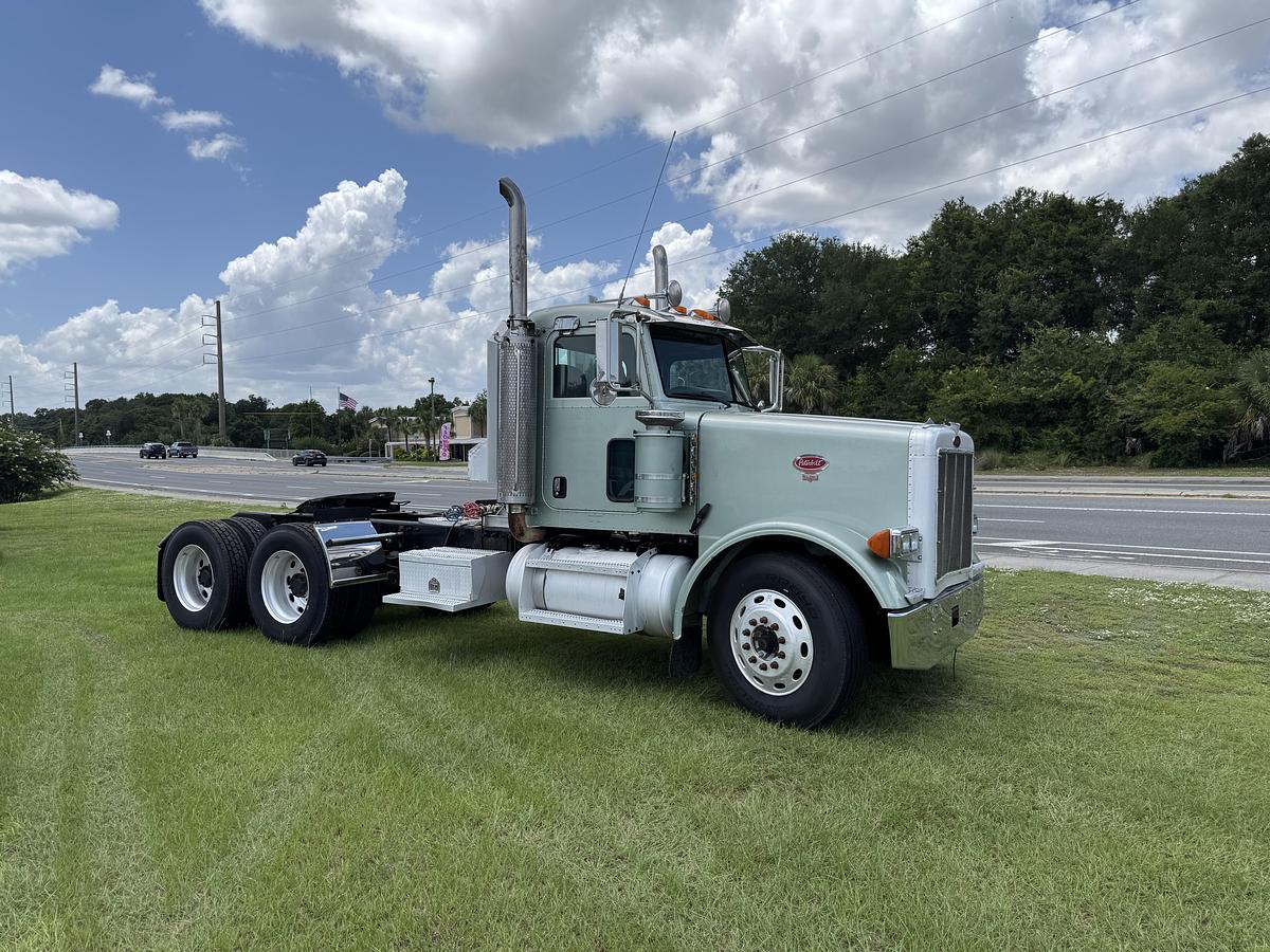Used 2005 Peterbilt 378