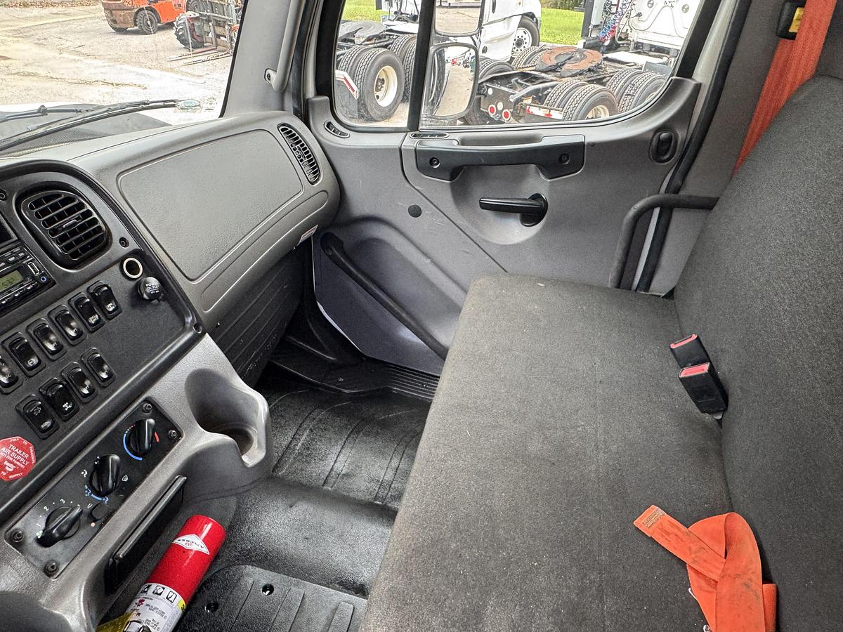 Used 2016 Freightliner® 108SD