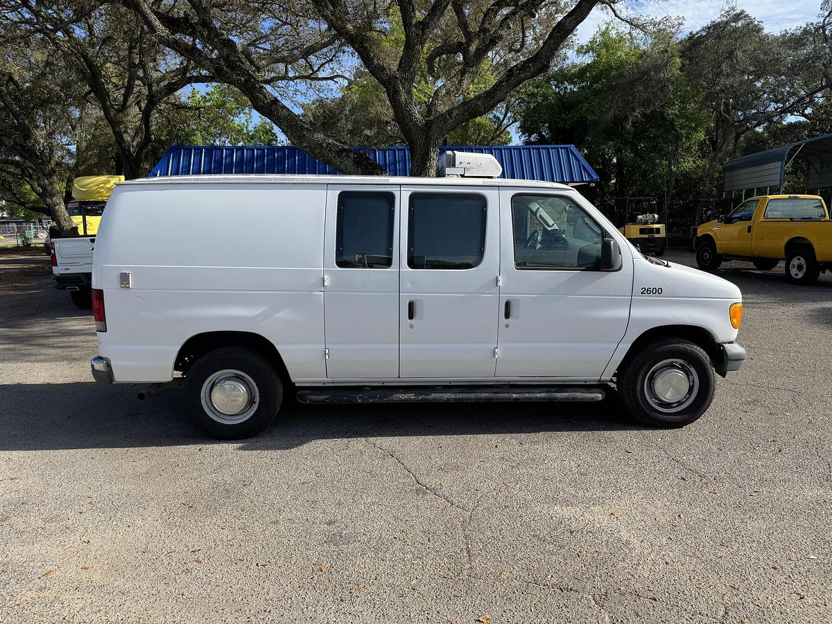 Used 2006 FORD ECONOLINE VAN E-150
