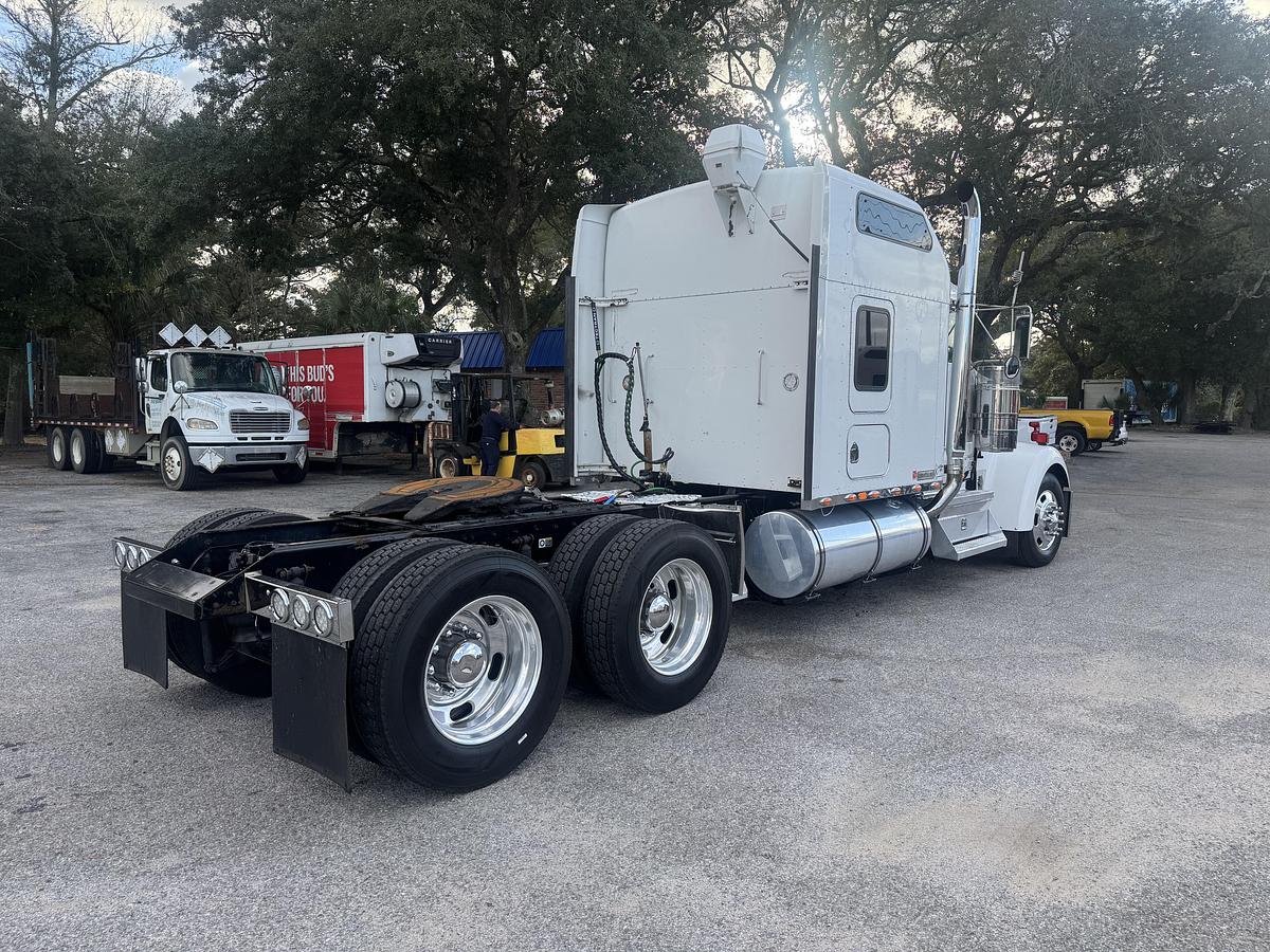 Used 2007 KENWORTH W900L